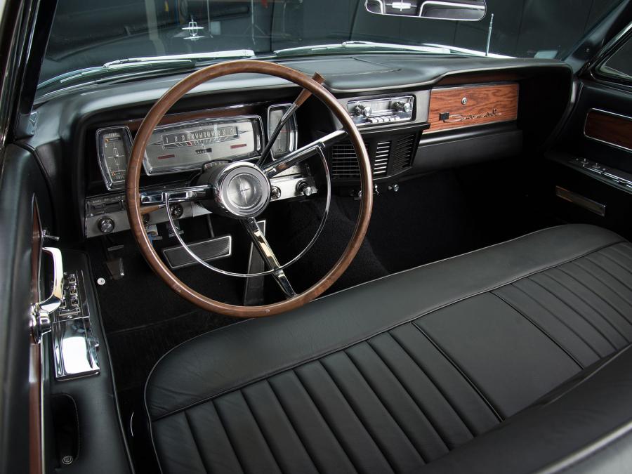  Lincoln Continental Convertible 1963 года  (фото 16 из 18)